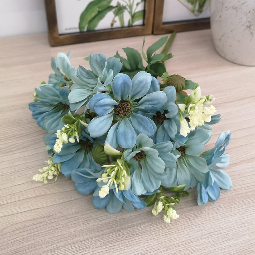 Искусственные цветы в Жигулевске | Цветы искусственные «Ромашки с бутонами», голубые, букет