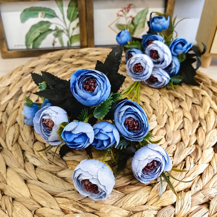 Искусственные цветы в Жигулевске | Цветы искусственные «Камелии», голубые, букет